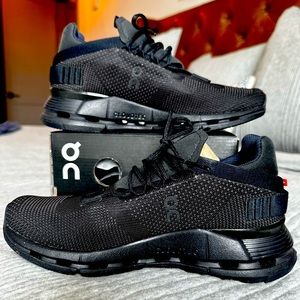 ON Cloudnova Black Eclipse size 7.5 new in box